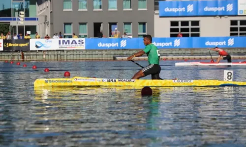 
				
					Isaquias Queiroz garante vaga no Mundial de canoagem
				
				