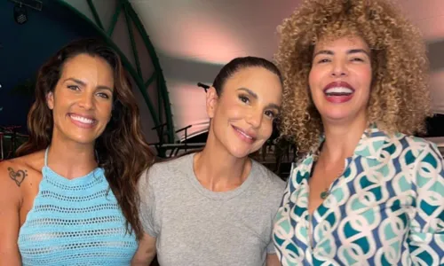 
				
					Ivete Sangalo faz festa surpresa para Cynthia em Salvador; VÍDEOS
				
				