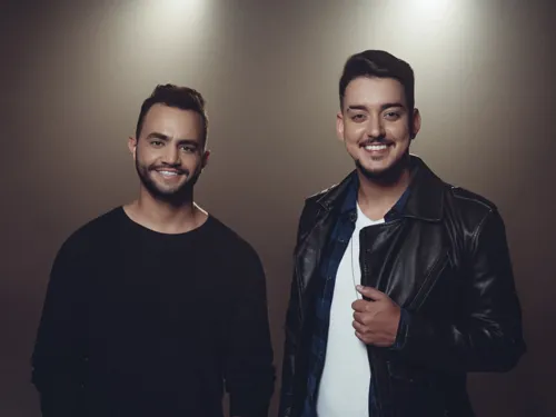 
				
					Juan Marcus e Vinicius apresentam volume 1 de 'Festinha VIP'
				
				