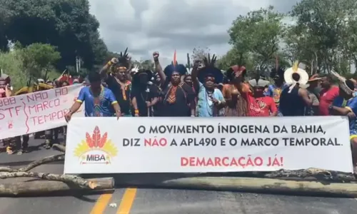 
				
					Julgamento do marco temporal é suspenso; indígenas protestam na BA
				
				
