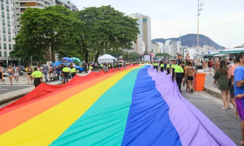 
				
					Lexa beija muito durante a 28ª Parada do Orgulho LGBTI+ no Rio
				
				