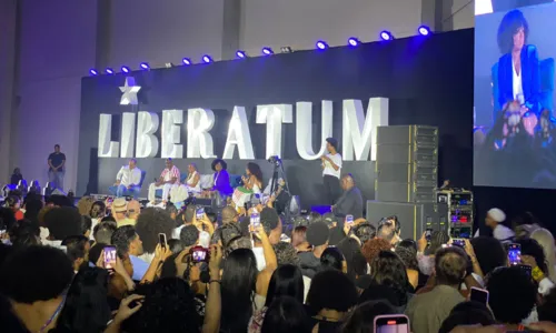 
				
					Liberatum: Viola desabafa sobre opressão e sexualização para multidão
				
				