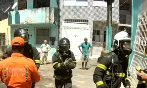 
				
					Loja pega fogo na Cidade Baixa; caso é o 3° em quatro dias em Salvador
				
				