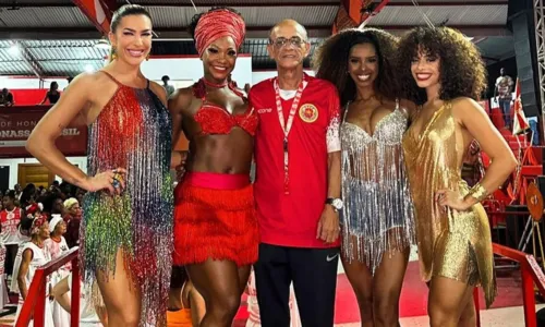 
				
					Lore Improta dá início a maratona de Carnaval com ensaio no Rio
				
				