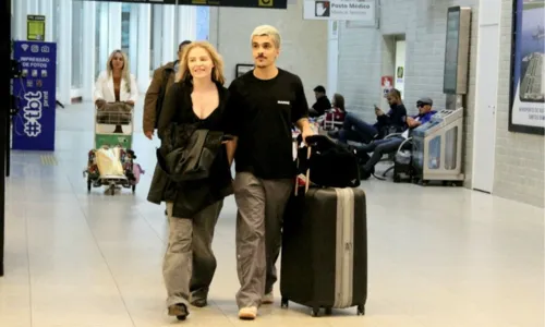 
				
					Luísa Sonza troca beijos com novo namorado em aeroporto; FOTOS
				
				