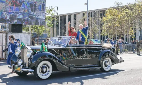 
				
					Lula participa de desfile cívico-militar em comemoração à Independência do Brasil
				
				