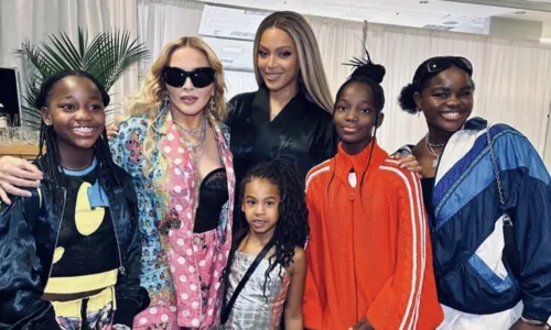 
				
					Madonna marca presença na 'Renaissance Tour' e é notada por Beyoncé
				
				