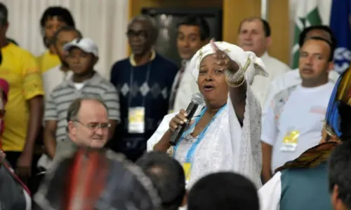 
				
					Mãe Bernadete: netos que presenciaram crime prestam depoimento
				
				