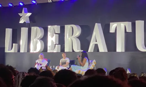 
				
					Mãe de Majur sobe no palco do Liberatum e se declara: 'Muito orgulho'
				
				