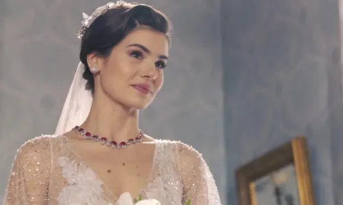 
				
					Marê se casa no final de 'Amor Perfeito'? Veja Camila Queiroz de noiva
				
				