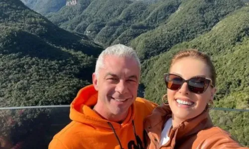 
				
					Marido processa Ana Hickmann e pede revogação de medida protetiva
				
				