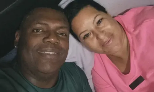 
				
					Mulher de MC Marcinho anuncia divórcio do funkeiro, internado há quase 2 meses
				
				