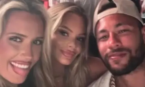 
				
					Neymar curte noitada com modelos em Ibiza, na Espanha
				
				