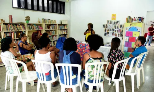 
				
					Oficina de tranças nagô movimenta a Cidade Baixa de Salvador
				
				