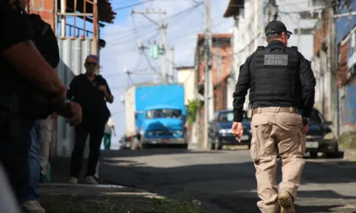 
				
					Ônibus voltam a rodar em Cajazeiras 7 após megaoperação com 6 mortos
				
				