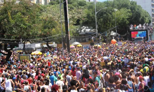 
				
					Parada LGBTQIAPN+ terá esquema de segurança com mil agentes
				
				