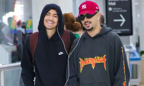 
				
					Pedro Sampaio e namorado são vistos em clima de romance no aeroporto
				
				