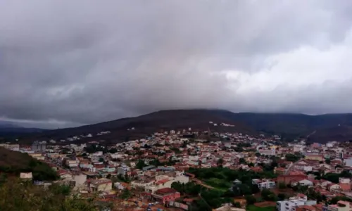 
				
					Pessoa morre soterrada em garimpo de manganês na Bahia
				
				