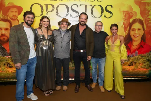 
				
					Pré-estreia de 'Destinos Opostos' reúne elenco em São Paulo
				
				