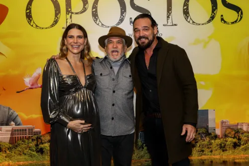 
				
					Pré-estreia de 'Destinos Opostos' reúne elenco em São Paulo
				
				