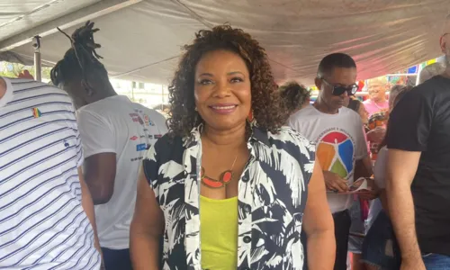 
				
					‘Precisamos lutar contra toda discriminação’, afirma Margareth durante Parada LGBT+
				
				