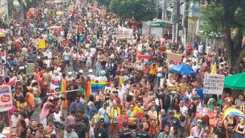 
				
					‘Precisamos lutar contra toda discriminação’, afirma Margareth durante Parada LGBT+
				
				