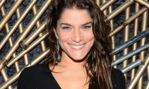 
				
					Priscilla Fantin deve integrar elenco do 'BBB 24', diz jornalista
				
				