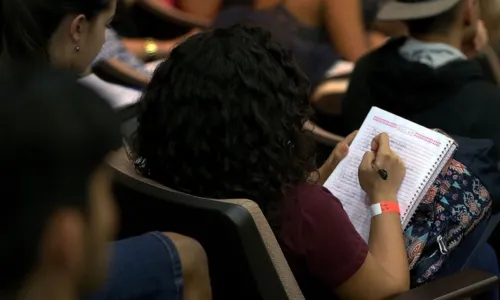 
				
					Professores dão dicas do que estudar para fazer uma boa prova do Enem
				
				