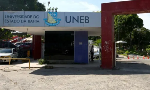 
				
					Protesto: professores paralisam aulas em universidades estaduais da BA
				
				