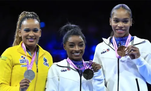 
				
					Rebeca Andrade fatura medalha de prata no Mundial de Ginástica
				
				