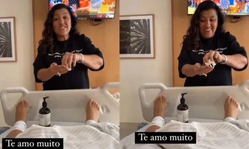 
				
					Regina Casé faz massagem e beija pés de Preta Gil durante tarde especial; ASSISTA
				
				