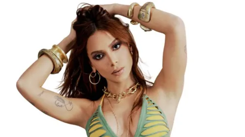 
				
					Réveillon Praia do Forte anuncia Anitta como atração da festa
				
				