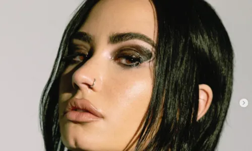 
				
					Rock e grandes hits: Demi Lovato lança 