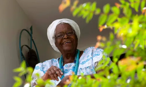 
				
					Rota das Artes: concurso elege melhor obra de arte em homenagem à Mãe Stella
				
				