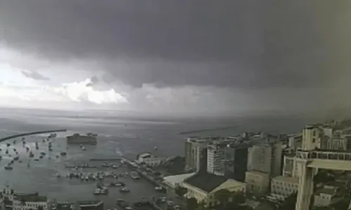 
				
					Salvador tem dia de nuvens com chuva isolada nesta quarta (2)
				
				