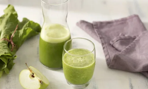 
				
					Segunda da dieta: aprenda receita fácil de suco detox de maçã
				
				