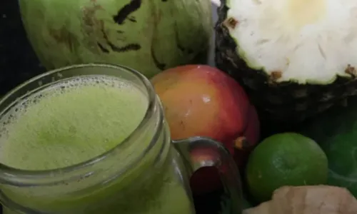 
				
					Segunda detox: aprenda fazer suco tropical para limpar organismo
				
				