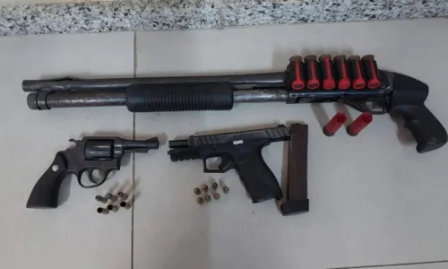 
				
					Seis pessoas morrem em confronto com a polícia em cidades da Bahia
				
				