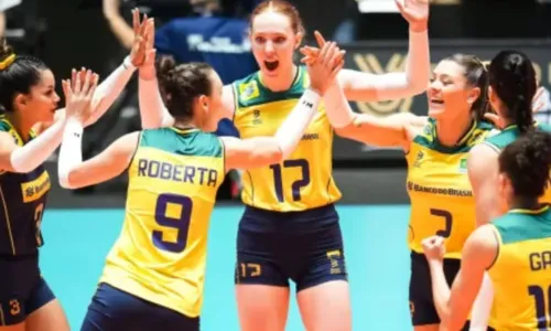 
				
					Seleção feminina de vôlei vence Japão e conquista vaga em Paris-2024
				
				