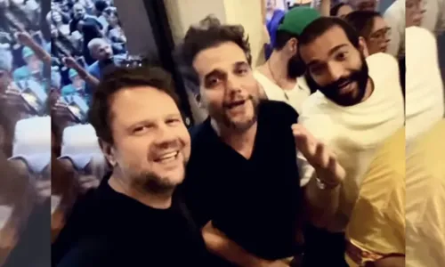 
				
					Selton Mello, Wagner Moura e Humberto Carrão curtem samba no RJ
				
				