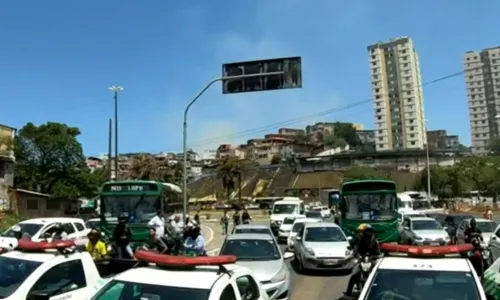 
				
					Servidores da Transalvador e Semob liberam pista após protesto
				
				