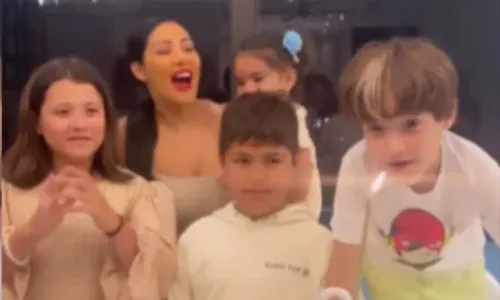 
				
					Simaria surge em vídeo com filhos de Simone Mendes; assista
				
				