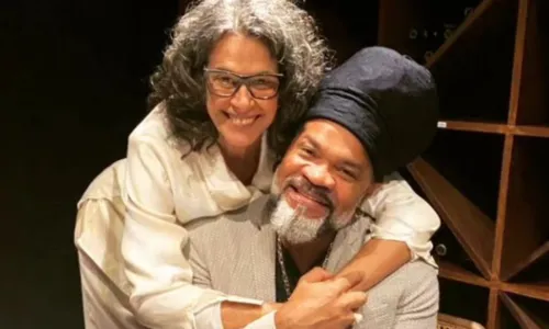 
				
					Simone confirma participação de Carlinhos Brown em show de Salvador
				
				