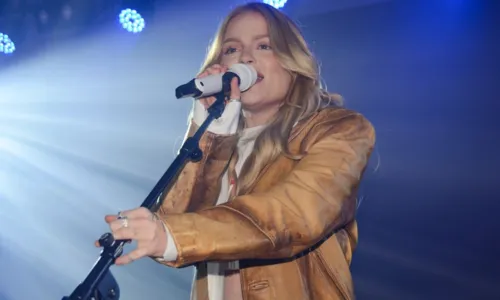 
				
					Sonza canta nova versão de 'Chico' em lançamento do Festival de Verão
				
				