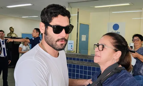 
				
					Sthefany Brito vai até hospital para visitar o Kayky Brito; veja fotos
				
				