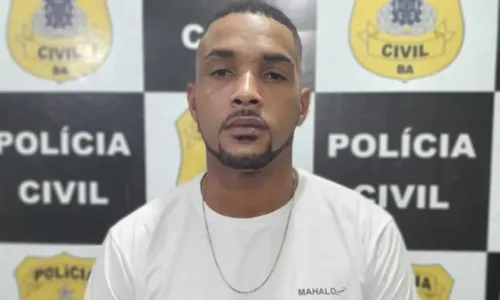 
				
					Suspeito é preso após denúncias de extorsão contra homens que o conheciam em app
				
				