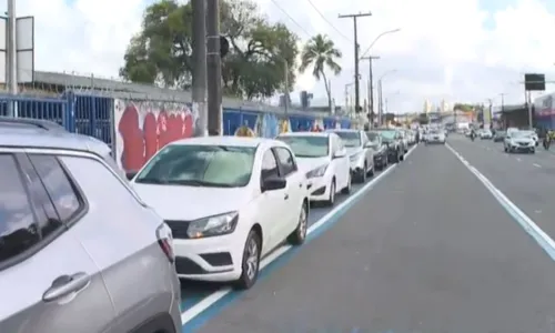 
				
					Tempo de espera para veículos no ferry chega a 3h neste feriado
				
				