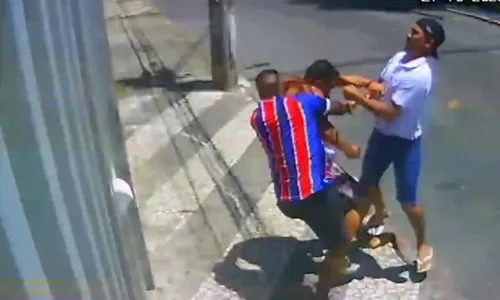 
				
					Torcedor do Bahia suspeito de agredir homem na Graça é identificado
				
				