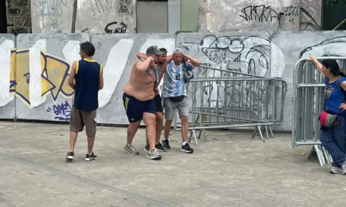 
				
					Torcedores do Boca Juniors ficam feridos após invasão no Maracanã
				
				