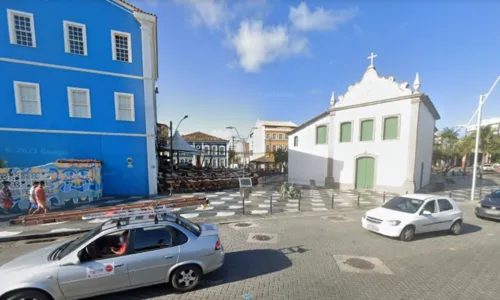 
				
					Turista é esfaqueado no rosto em tentativa de assalto no Rio Vermelho
				
				